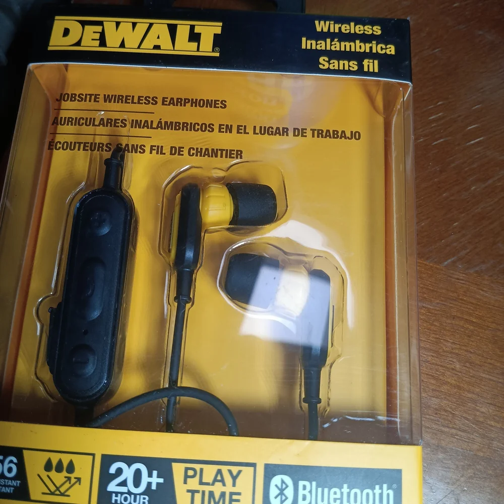 Black Wireless Earphones